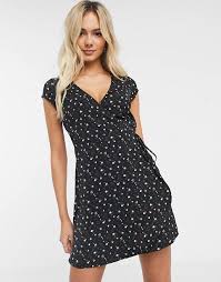 Browse these beautiful wrap dress to get the perfect attire for girls. Hollister Wrap Dress In Black Floral Asos