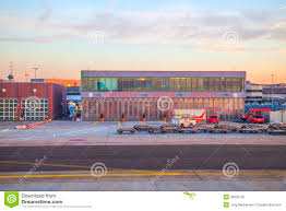 Difundimos información para la prevención de enfermedades, el cuidado de la salud y noticias sobre las diferentes. Centro De Servicio Medico De La Emergencia En El Aeropuerto Foto Editorial Imagen De Cielo Desastre 38909126