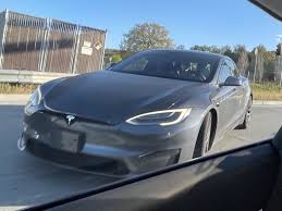 Tesla has a normal steering wheel for the new model s. Tesla Model S Plaid Spotted With Yoke Steering Wheel Plaid Badging Pics Teslanorth Com