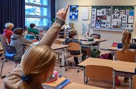 Möglicherweise ändern sich auch die öffnungszeiten. Neue Regeln Fur Unterricht In Baden Wurttemberg Kretschmann Zieht Bundes Notbremse Fur Schulen Vor Baden Wurttemberg Stuttgarter Nachrichten