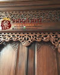 Supplier dan produsen kusen pintu ukir ali jepara desain mewah model klasik modern untuk pintu utama kupu tarung 2 daun & pintu kamar tidur single termurah. Pintu Gebyok Jawa Klasik Ukiran Model Minimalis Modern