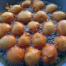 Resepi roti bom lembut resepi roti boom frozen resepi roti canai homemade sukatan cawan & cara buat roti canai bom simple mudah step by step di bawah. Cara Buat Kuih Bom Rangup Di Luar Lembut Dan Gebu Di Dalam Makan Macam Tu Je Pun Sedap Kongsi Resepi