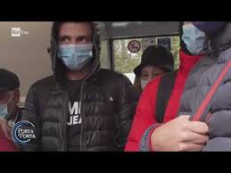Il sito della metro di milano in cui trovare gli orari delle linee, i biglietti, la mappa e le informazioni utili per muoversi in metropolitana a milano. Milano Impossibile Evitare Gli Assembramenti In Metro Porta A Porta 14 10 2020 Youtube