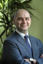 Nascemos acinzentados e nossa coloração é diretamente relacionada com a nossa dieta. Giuseppe Mancini Grigolli Partner Avvocati Rechtsanwalte