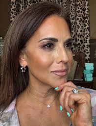 Hi there!! You are officially a *Vintage N' Glitz VIP*! Welcome!!! Bea  Starr, Ria Shay Mills, Brooklynn Derousseau, Cathy Jones, Lisa Ann Woell,  Debbie Lippe, Samantha Rae Shelton, Selina Trahan, Tasha Salgado