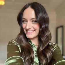 Elsie Silver (@authorelsiesilver) • Threads, Say more