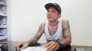 We did not find results for: Tentang Hoho Kades Yang Viral Gegara Tubuh Bertato Bak Yakuza