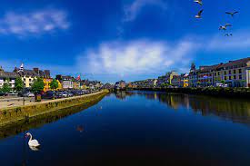 Nous conduisons le précédent depuis 12 ans. Riviere Elorn A Landerneau Bretagne Landerneau Landerne Finistere Bretagne Routard Com
