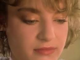 Cómo luce la actriz de "Take On Me" de "A-ha", uno de los mejores  videoclips de la historia?