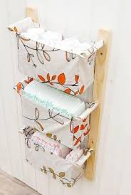 Wall Hanging Storage With 3 Ikea Baskets No Instructions On Site Could This Be Made Armazenamento Em Suspensao Armazenamento De Animais De Pelucia Diy Casa