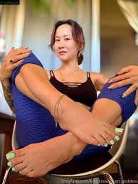 Kim_Kisses_Foot_Goddess Feet Porn (52) videos - footpornx