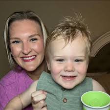 How to navigate the bus system at Fort Wilderness?