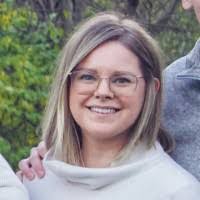 Elizabeth Holz's Instagram, Twitter & Facebook