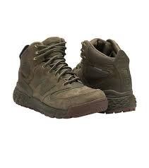 The fresh foam paradox sneaker boot features a suede/ballistic mesh upper and lugged rubber outsole for waterproof comfort that protects against the elements. New Balance Mens Fresh Foam Paradox Dark Green Sneaker Boots Boots New Balance Shoes