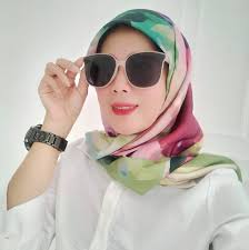 Telah kehilangan KTP an Astri novitasari dan STNK motor ,di sekitar  Tenjolaya