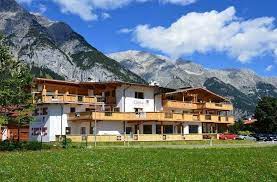 We are looking forward to welcoming you to the farmhouse of the purtscher family! Ferienwohnung Haus Bergwelt Leutasch Appartements Im Leutaschtal Olympiaregion Seefeld Tirol