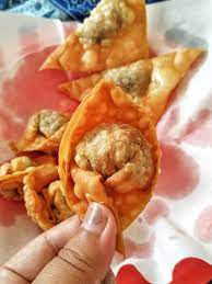 Bandeng isi biasanya berisi adonan daging bandeng, tahu, dan telur yang dipadatkan kemudian diisi ke dalam bandeng. Resep Pangsit Goreng Enak Dan Renyah Borukaro Com