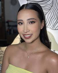 Daniela Dávila Makeup...