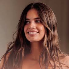 I will talk about the street style next week and was going to post her looks there. Sara Sampaio Brasil Sarasampaiobra Twitter