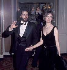 Eva is the oscar winner's only child from her first marriage to italian filmmaker franco amurri. Chris Sarandon And Susan Sarandon Dating Gossip News Photos