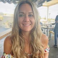 Julie Sumner's Instagram, Twitter & Facebook