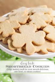 Irish cookies, also called biscuits, are known as favorites across the world including irish it's impossible to talk about irish tea cookies, irish lace cookies, irish soda bread cookies, and irish. Easy Irish Shortbread Recipe In 2020 Shortbread Cookies Delicious Shortbread