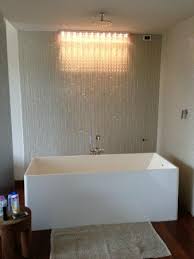 Badewanne mit regendusche hotel the cairns cairns. Freistehende Badewanne Mit Regendusche Im Zimmer Nocino Bild Von Opera02 Resort Castelvetro Di Modena Tripadvisor