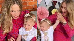Join facebook to connect with natalia klimas and others you may know. Natalia Klimas Urzadzila Corce 1 Urodziny Tort Piekny Ale Spojrzcie Na Ciazowe Ksztalty Aktorki Brzuch Coraz Wiekszy