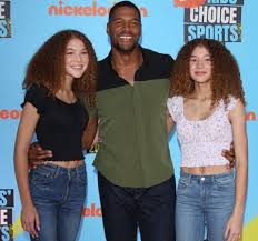 Michael strahan, sophia strahan and isabella strahan arrive at nickelodeon kids' choice sports 2019 at barker hangar. Sophia Strahan Wiki Michael Strahan Daughter Age Biography