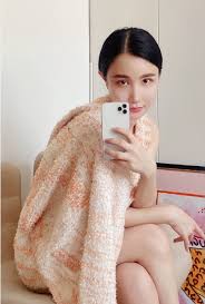 Explore tweets of h工口萝莉 @h15640963 on twitter. çŽ‹ä¸¹å¦®è¿'ç…§ æ‹¼æŽ¥å¤–å¥—é…æ¯›è¡«èº«æåœ†æ¶¦ åŒæ¡†å°4å²è€å…¬æ— å¹´é¾„å·® ç©¿ç€