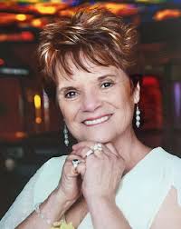 Linda Gullickson's Instagram, Twitter & Facebook