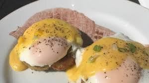 Quick And Easy Hollandaise Sauce In The Microwave Recipe Easy Hollandaise Sauce Easy Hollandaise Hollandaise Sauce