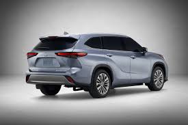 2020 Toyota Highlander Review And Specs Top Speed Toyota Suv Toyota Highlander Xle Toyota Highlander