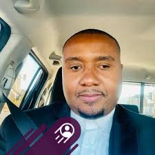 Chris Rock, 55! The veteran comic and actor is flexing his Fab abs at 55  for the latest edition of Hollywood Reporter ! Rock attributes his new  physique to a combination of