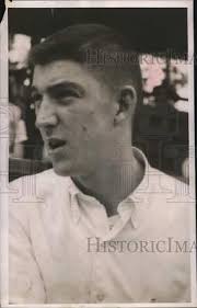 1958 Press Photo Michigan tennis player Barry MacKay.