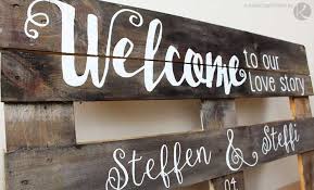 Holz Palette Einwegpalette Europalette Beschriften Bemalen Holzschild Wegweiser Hochzeit Diy Bemalte Holzschilder Holz Beschriften Selbstgemachte Holzschilder