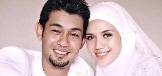 Syamsul yusof berkongsi perasaan apabila memegang anugerah yasmin ahmad yang sebelum ini pernah diberikan juga kepada shaheizy sam. Farid Kamil Sahkan Diana Danielle Bersalin Anak Lelaki