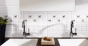 Tezgah arası fayans modelleri arasında mutfağınıza renk ve hareket katacak bir çok farklı model bulunuyor. Mutfak Fayans Modelleri 2019 Modahole Moda Ve Yasam Portali Dekor Tasarim Evler Mutfak