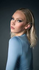 Who says portraits can only be taken in studio?! Some of my favorite work  has been taken in natural light. ^^^ Message to schedule your (indoor or  outdoor) session!