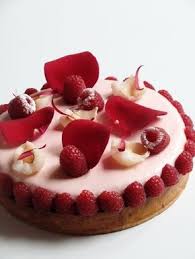 Suite A La Degustation De Ma Derniere Recette Le Baba Ispahan J Ai Eu Une Folle Envie De Continuer Dans Cette Associ Gateaux Et Desserts Framboise Patisserie