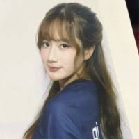 600+ "Ellie" profiles