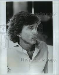 1982, Perry Ellis successfully cut the layers of the fashion business