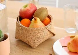 Tuto Fabriquez Un Miroir Souvenir De Vacances En Raphia En 2020 Teindre Du Tissu Corbeille De Fruits Teinture Naturelle