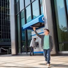 Branch addresses, phone numbers, and hours of operation for jpmorgan chase bank in chicago, il. Chase Bank 32 Photos 43 Reviews Banks Credit Unions 10 S Dearborn Chicago Il United States Phone Number Yelp
