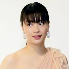 Suzu hirose (広瀬 すず, hirose suzu, born 19 june 1998) is a japanese actress and model. åºƒç€¬ã™ãš æ©‹æœ¬ç'°å¥ˆng è§£é™¤ã®èƒŒæ°´äº‹æƒ… 1 æ ¼ã®é•ã„ã§ ç›¸æ‰‹ã«ãªã‚‰ãªã„ã‚ˆ ã‚¢ã‚µèŠ¸ãƒ—ãƒ©ã‚¹