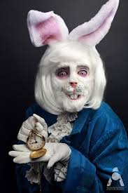 костюм гусеницы из алисы в стране чудес своими руками Alice In Wonderland White Rabbit 31 Days Of Halloween Makeup Hellouin Skazochnye Kostyumy Karnaval