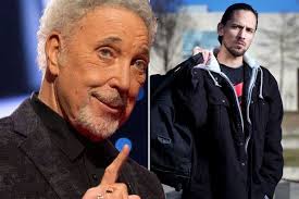 Mixing live from las vegas to the san francisco / bay area tom jones is making more music for the people!! Tom Jones Estranged Son Jon Jones Sleeps On The Floor Of Homeless Hostel And Is Desperate For Reunion With Dad Irish Mirror Online