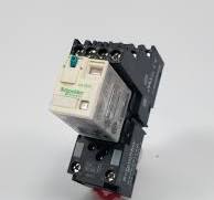 Schneider Electric RXM4AB2BD Plug-in Relay 24VDC & RXZE2S114M. 12 pcs