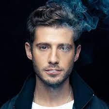 Shanie ryan getting picked by lover in public. Hot Julian Morris Pictures Popsugar Celebrity