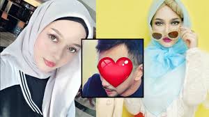 Joy revfa atau nama sebenarnya siti arifah mohd amin, 30, dan hafiz hamidun, 33, selamat diijabkabulkan dengan sekali lafaz dalam sebuah majlis sederhana di dewan masjid negeri shah alam pada 1 mei 2017. Joy Revfa Belanja Foto Kekasih Ramai Kata Secocok Muka Nak Sama Komedi Media